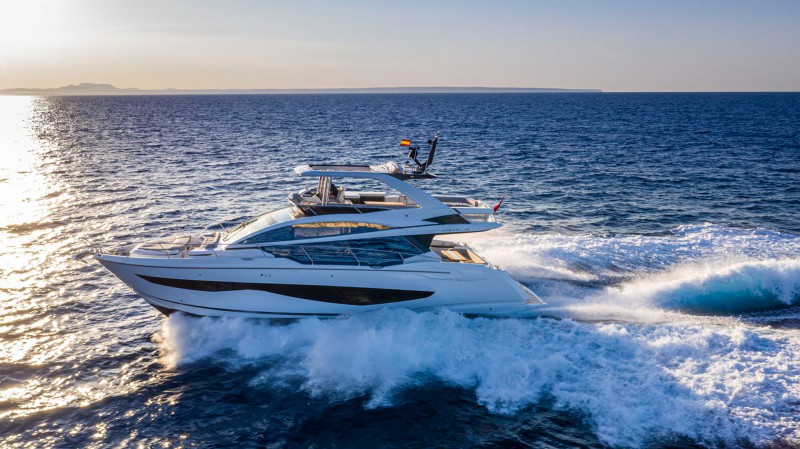 Pearl 62 production power yacht 1