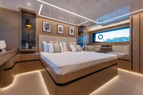 Pearl 62 production power yacht 7