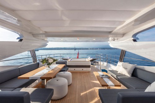 Pearl 95 production power yacht 10