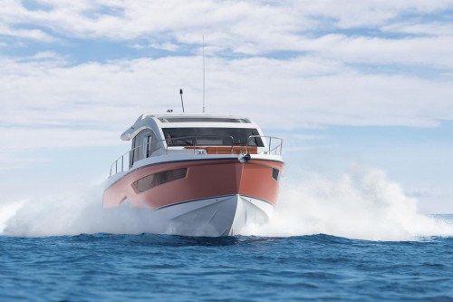 Sealine Motor C430 production power yacht 2