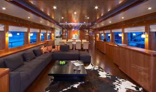 Johnson 105 production power yacht 7